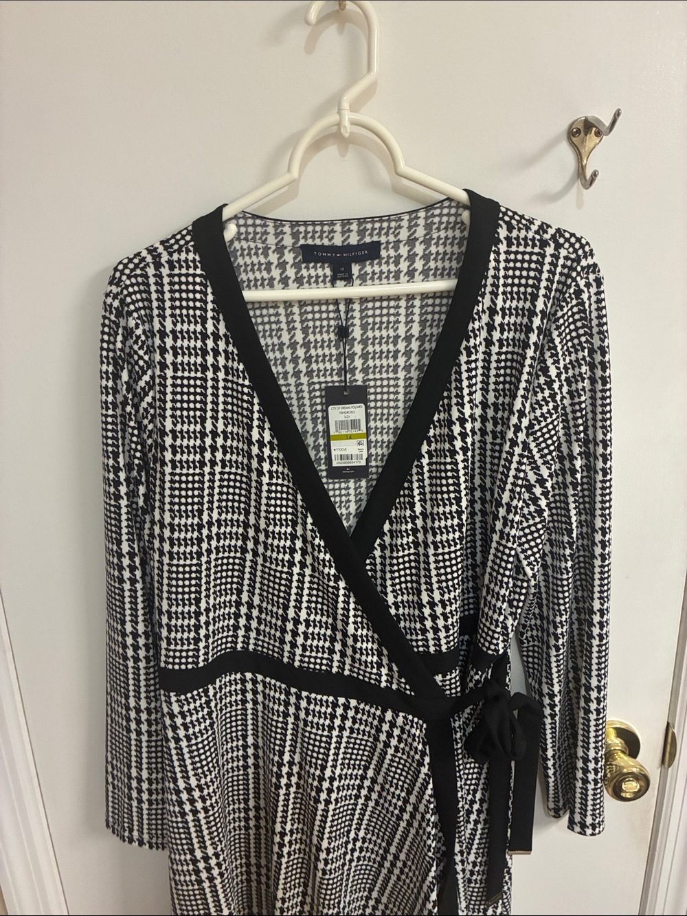 NWT Tommy Hilfiger Black & White Houndstooth Wrap Dress Sz 14 - Picture 2 of 12
